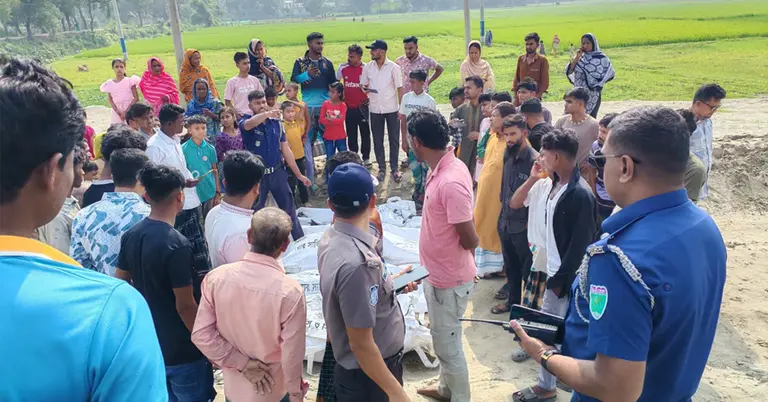 দুর্ঘটনায় নিহতদের মরদেহ